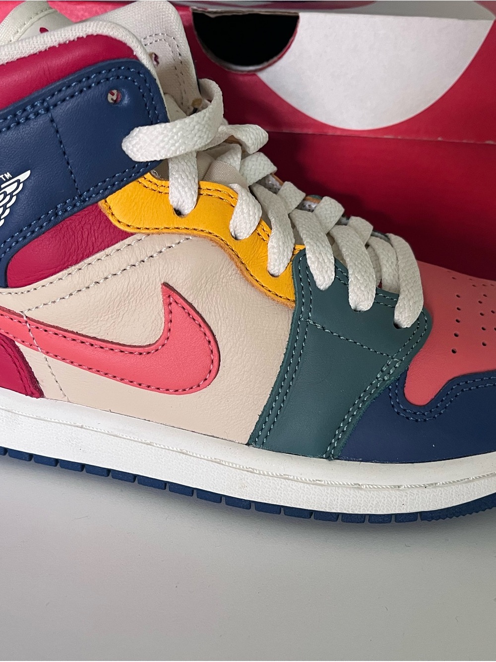 Womens Air Jordan Retro 1 Mid SE 'Multi Color (2022) - Picture 2 of 10